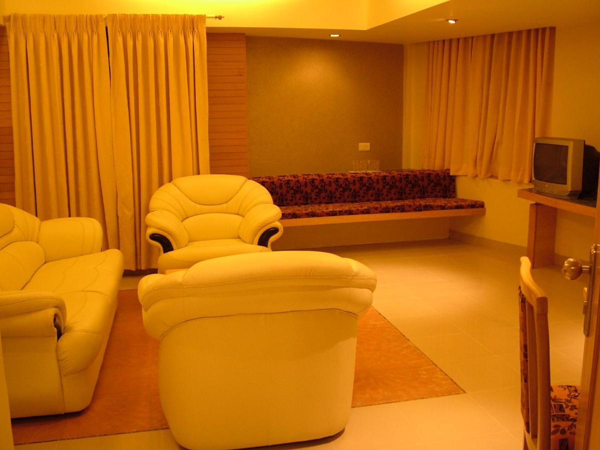 Hotel City Park, Solapur Eksteriør bilde